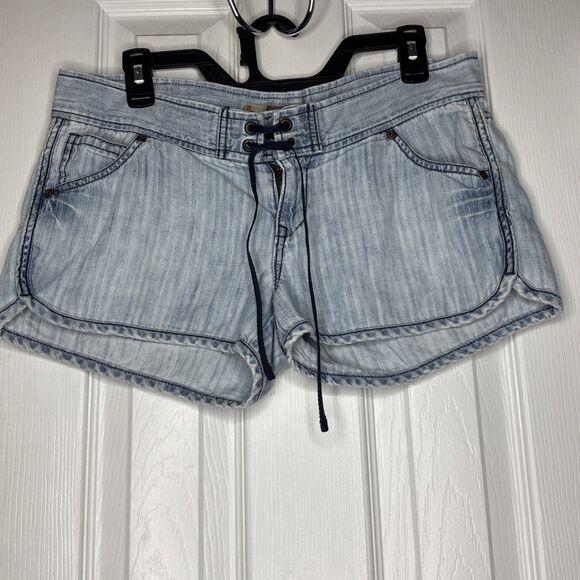 Old Navy Size 6 Ultra Low Waist Denim Shorts Y2K Vintage Lace Up Front - Picture 1 of 6